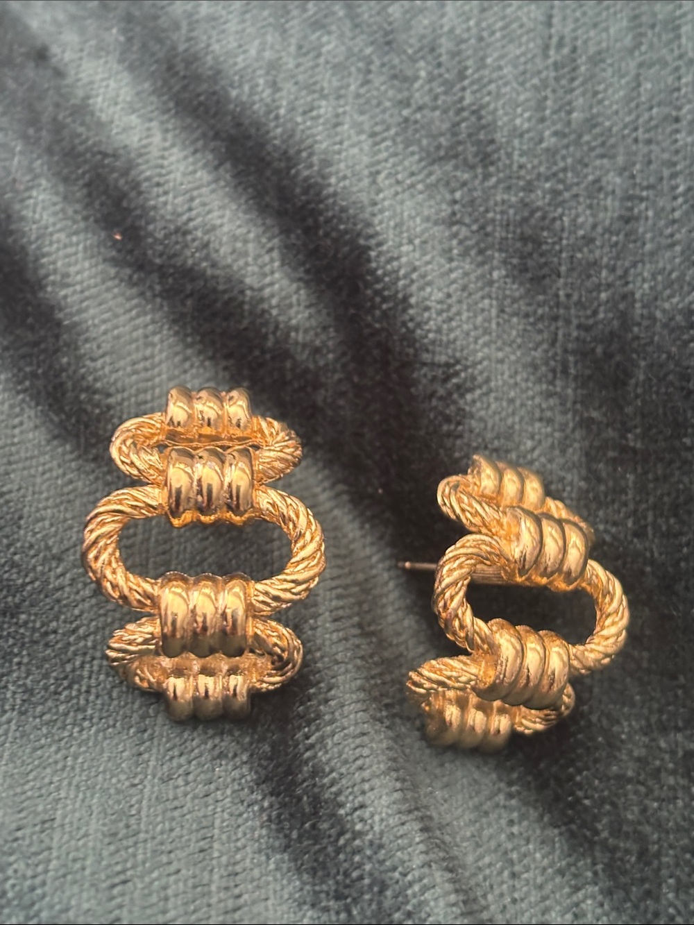 Dior Gold Twisted Rope Link Clip Earrings - Gold